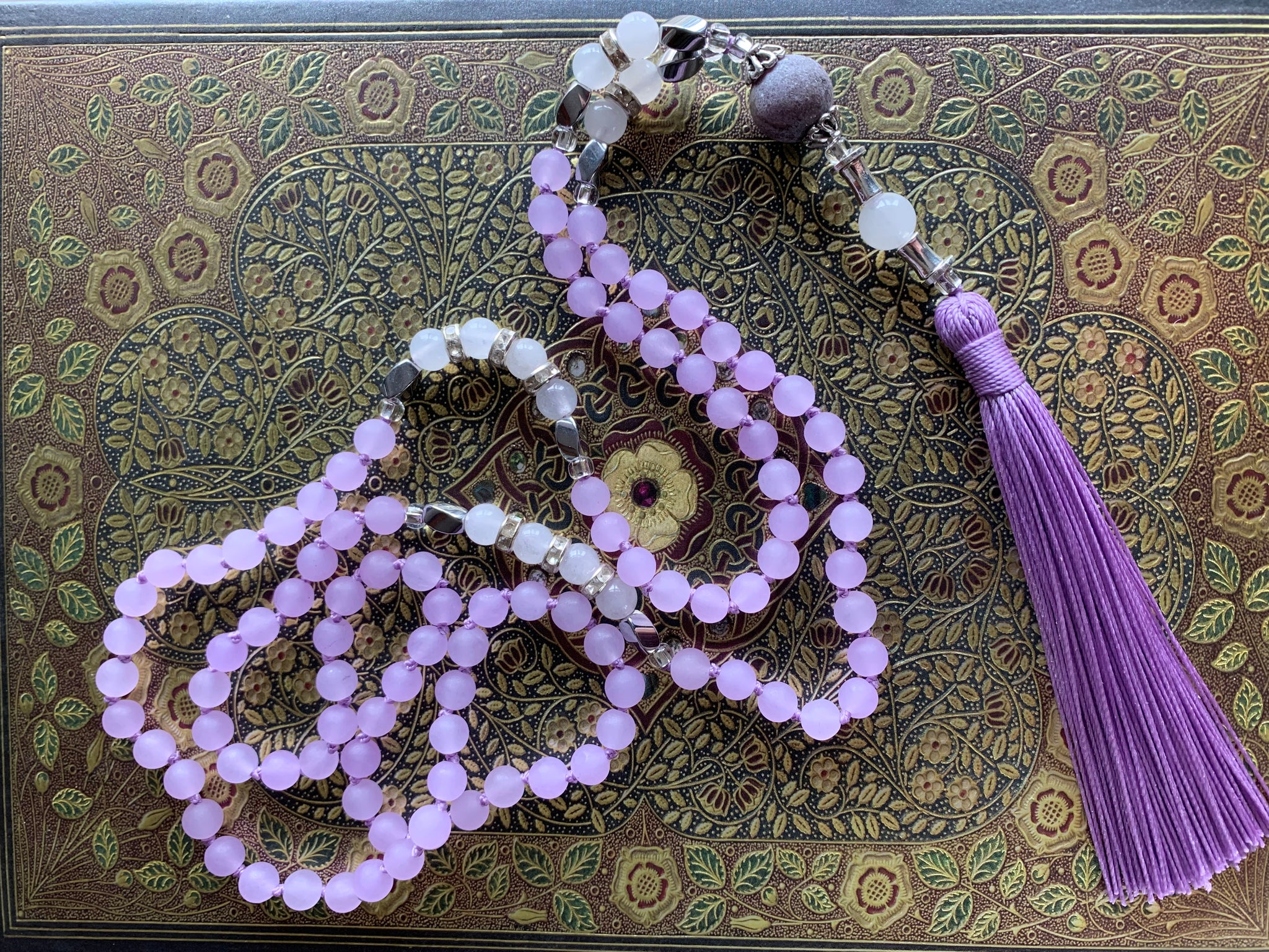 ANAHIM Lavender Jade mala necklace