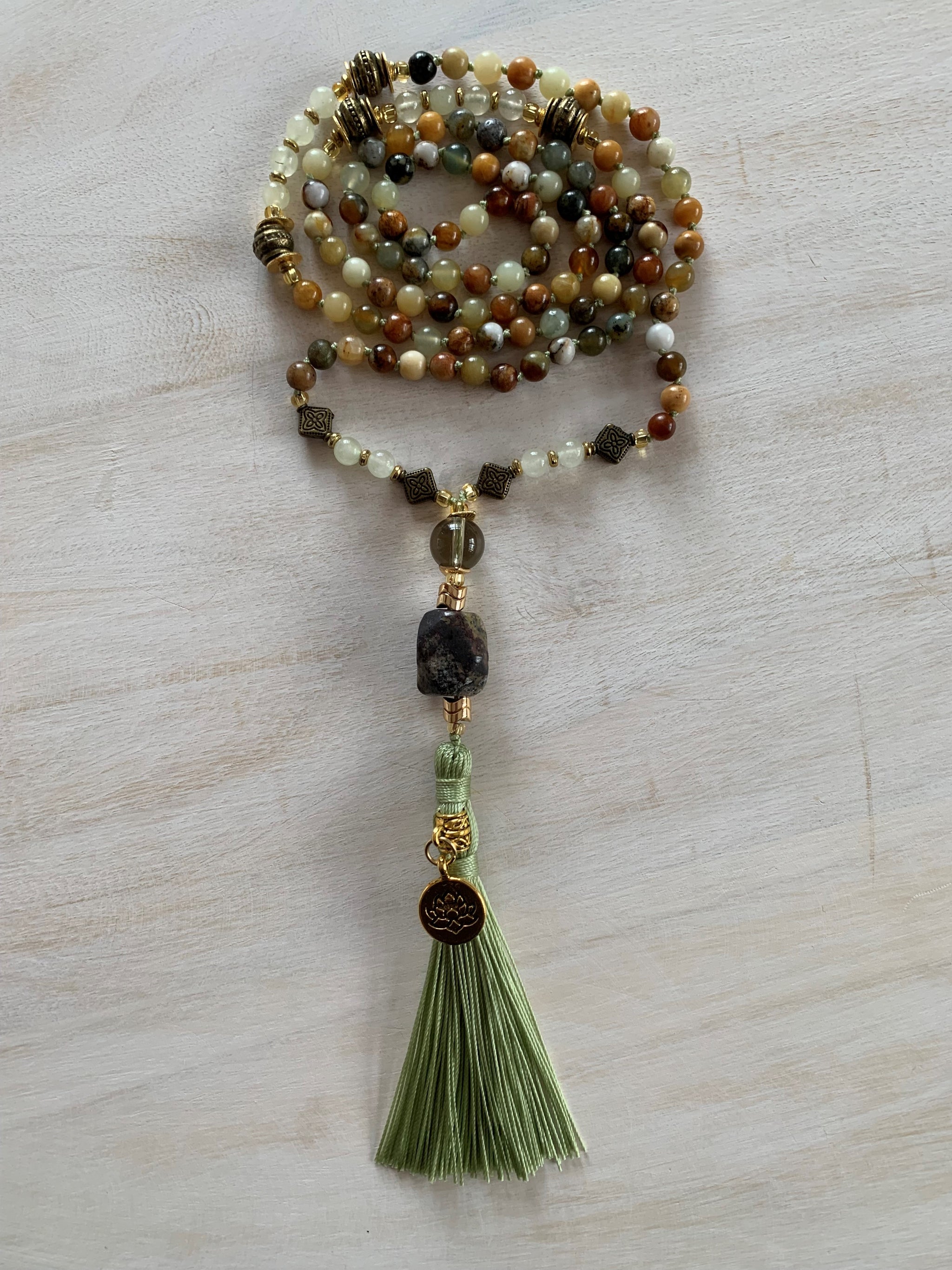 EMMONS New Fire Jade Serpentine meditation Mala