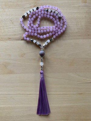 ANAHIM Lavender Jade mala necklace